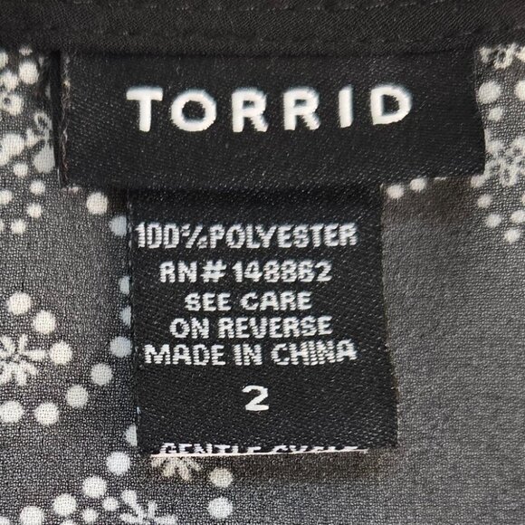 Torrid Asymmetrical Black and White Tunic - Picture 6 of 6